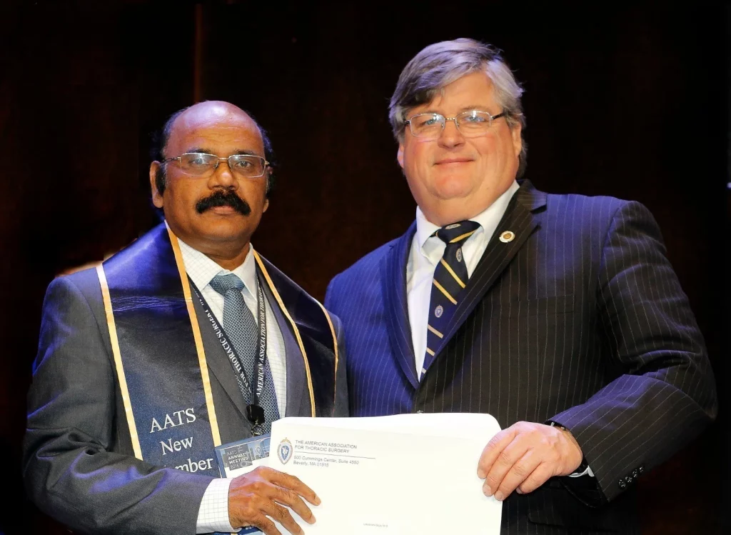 Dr Sajja while receiving the AATS membership